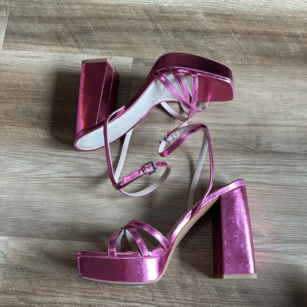 BP Platform Sandals - Picture 2 of 9